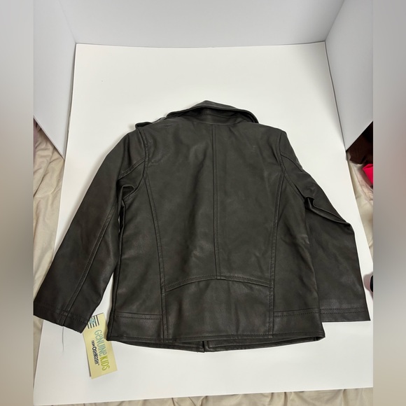 4T black faux leather motorcycle jacket from the OshKosh B'gosh "Genuine Kids" - Picture 5 of 8